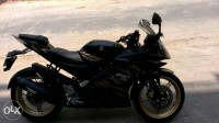 Black Yamaha YZF R15 V2