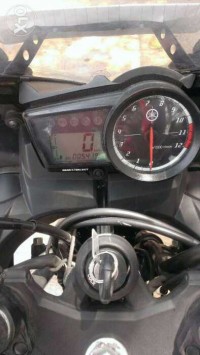 Black Yamaha YZF R15 V2