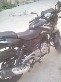 Black Bajaj Pulsar 180 DTSi