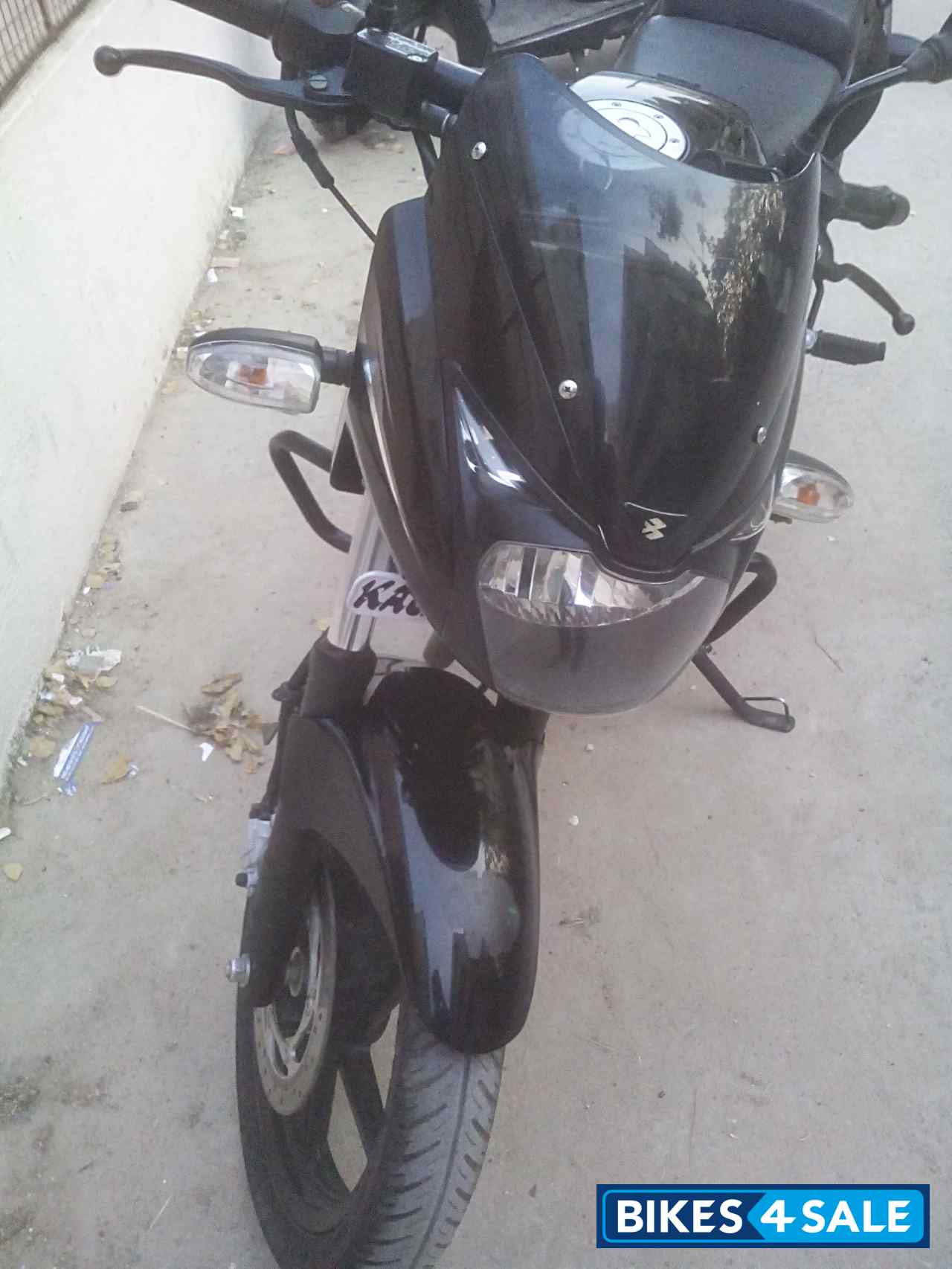 Black Bajaj Pulsar 180 DTSi Black Bajaj Pulsar 180 DTSi
