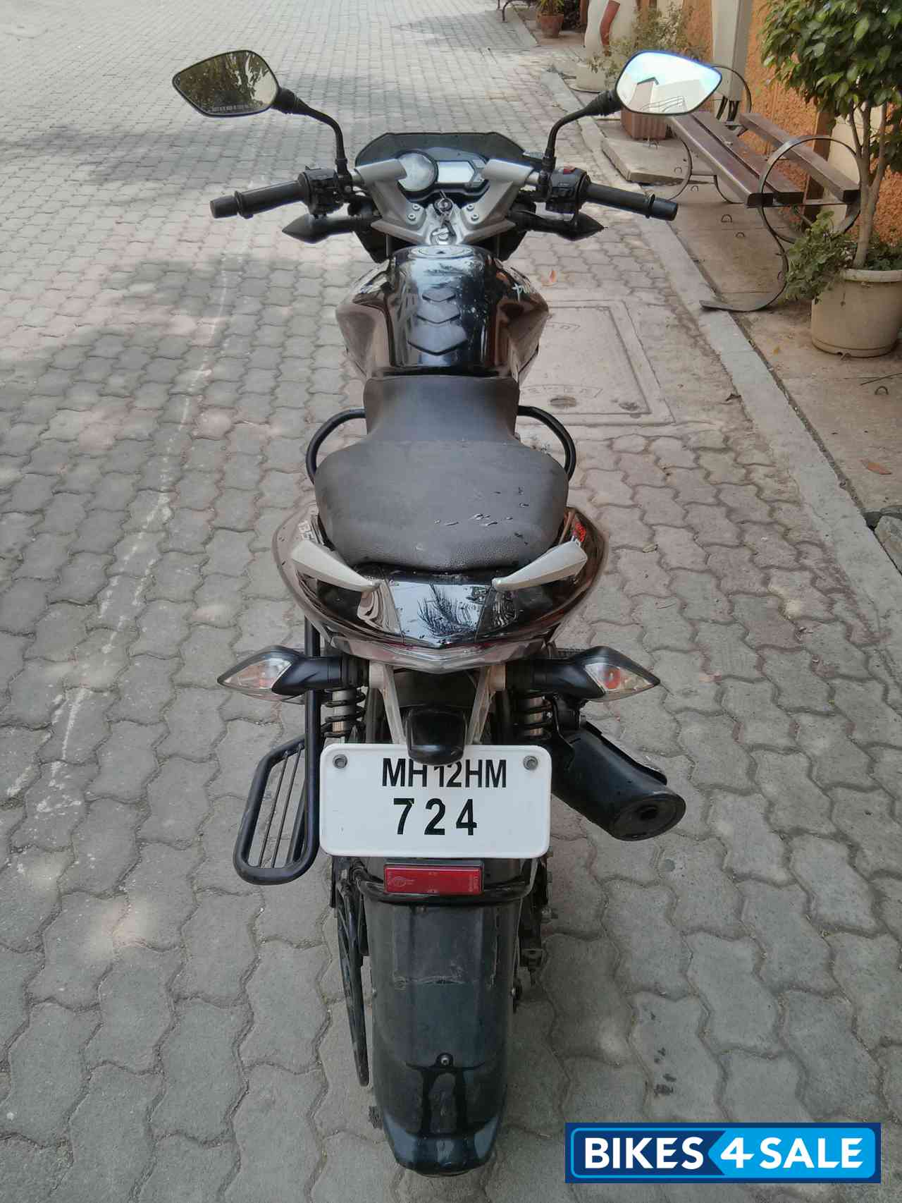 Black Bajaj Pulsar 135LS