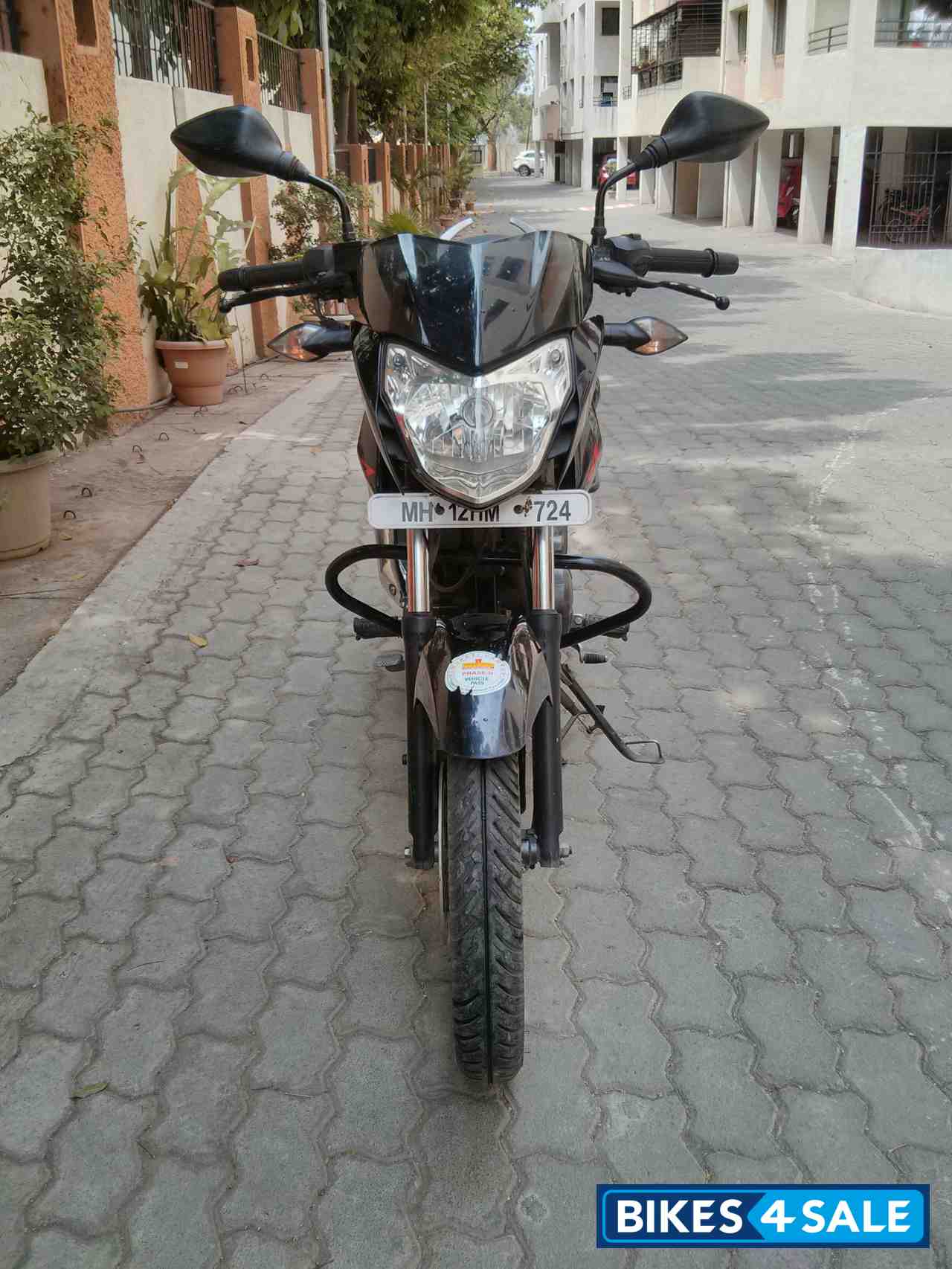 Black Bajaj Pulsar 135LS