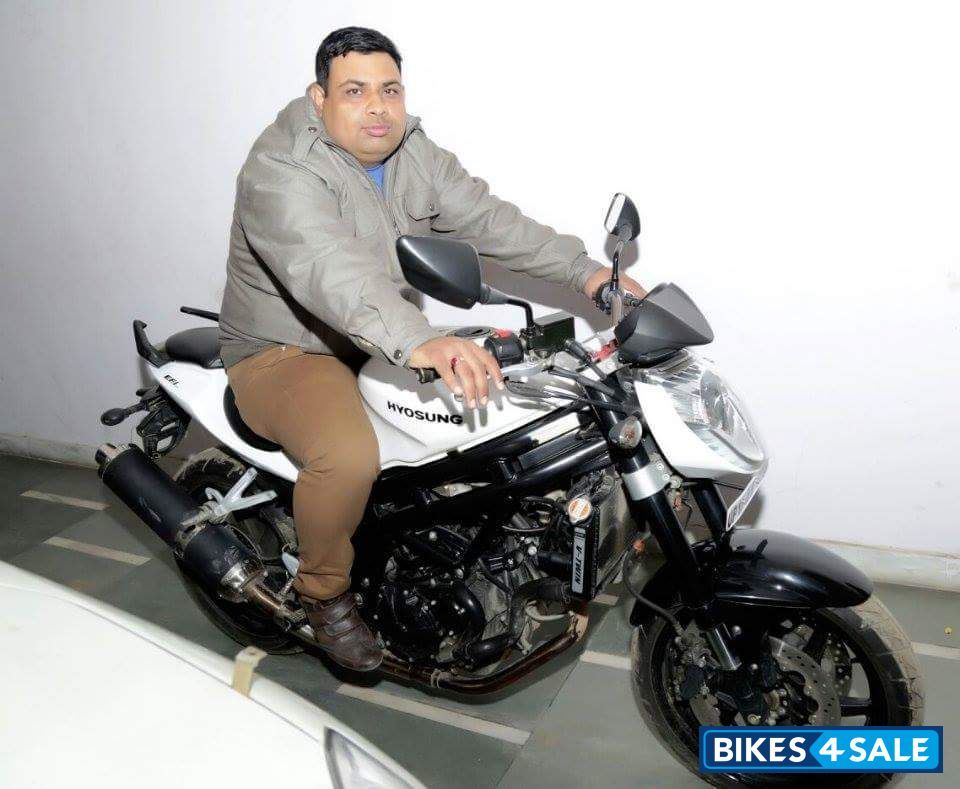 White Hyosung GT650N