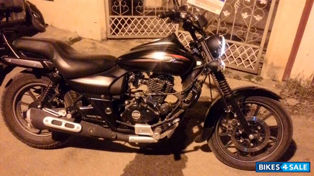 Black Bajaj Avenger Street 220