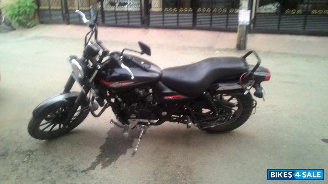 Black Bajaj Avenger Street 220