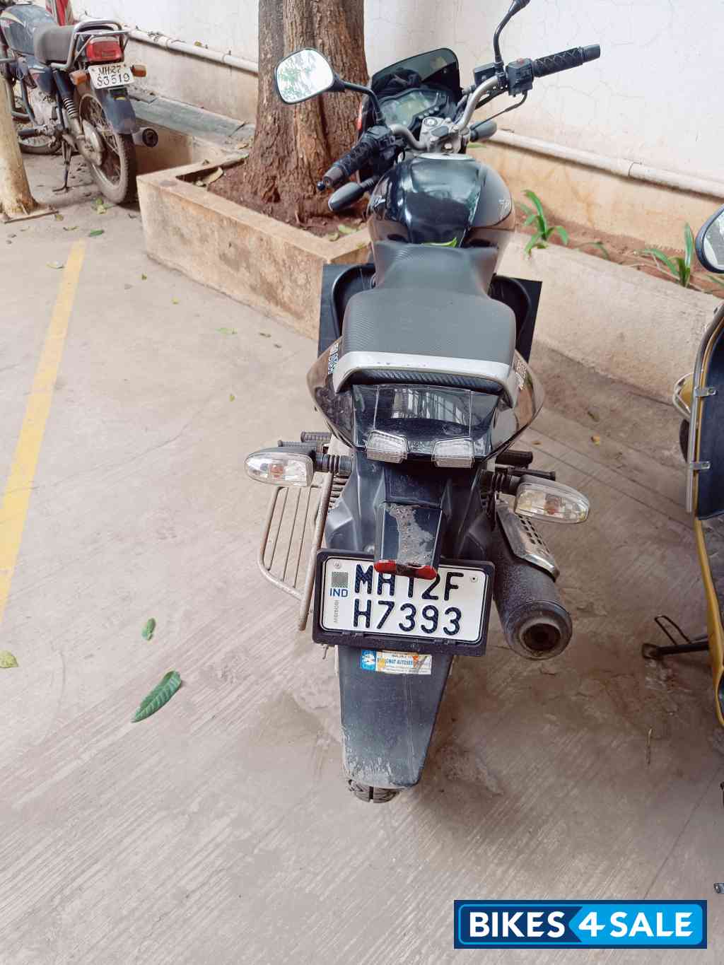 Black Bajaj Pulsar 150 DTSi