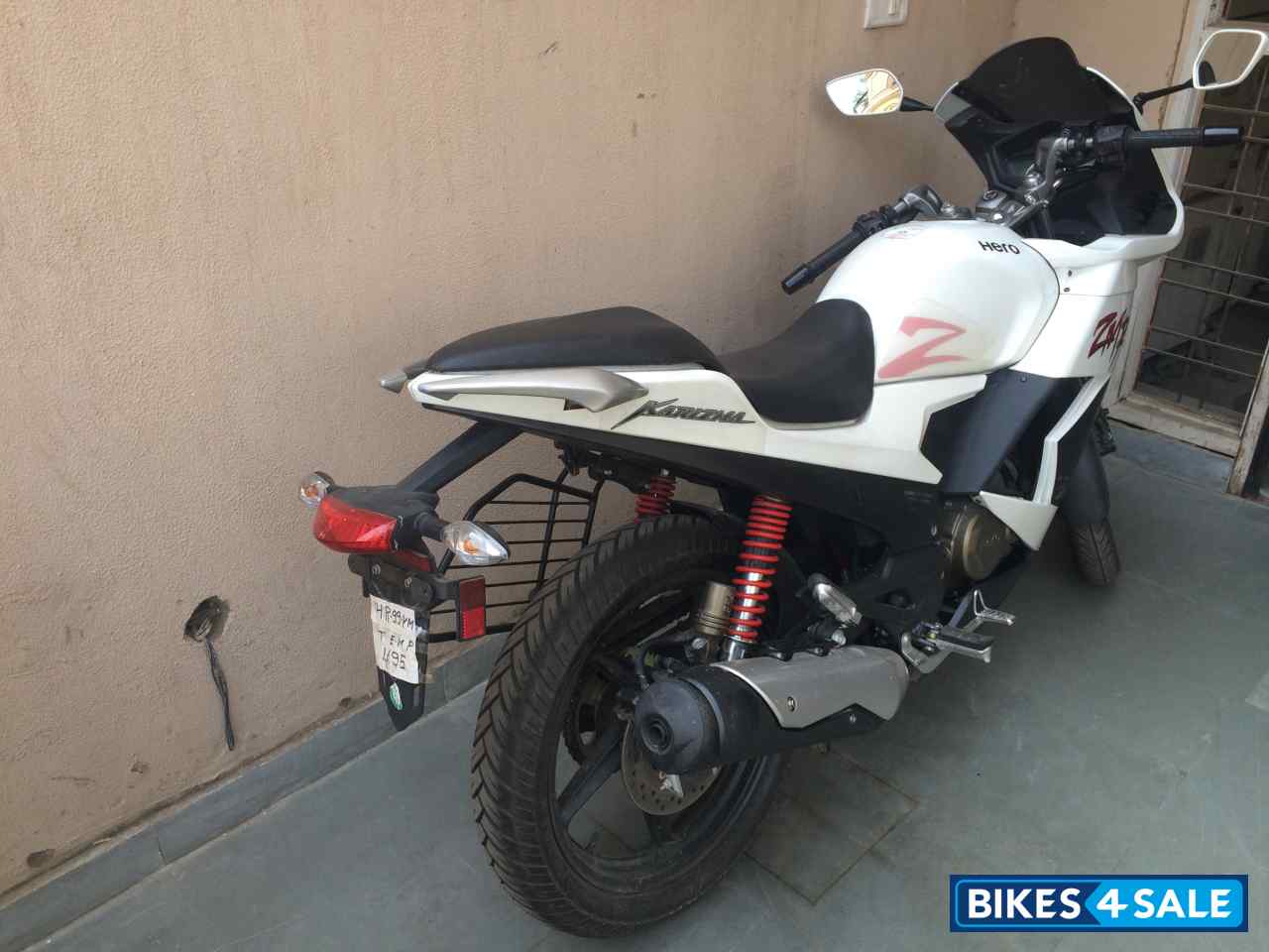 White Hero Karizma ZMR