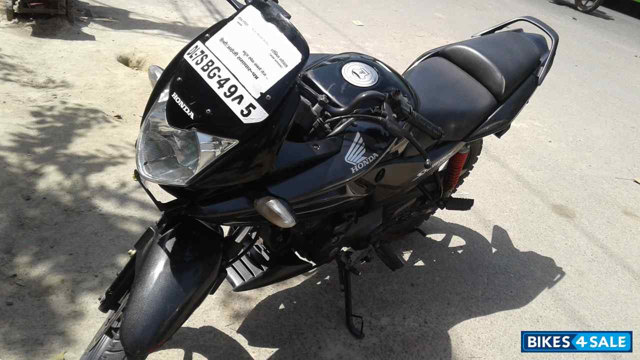 Black Honda CBF Stunner