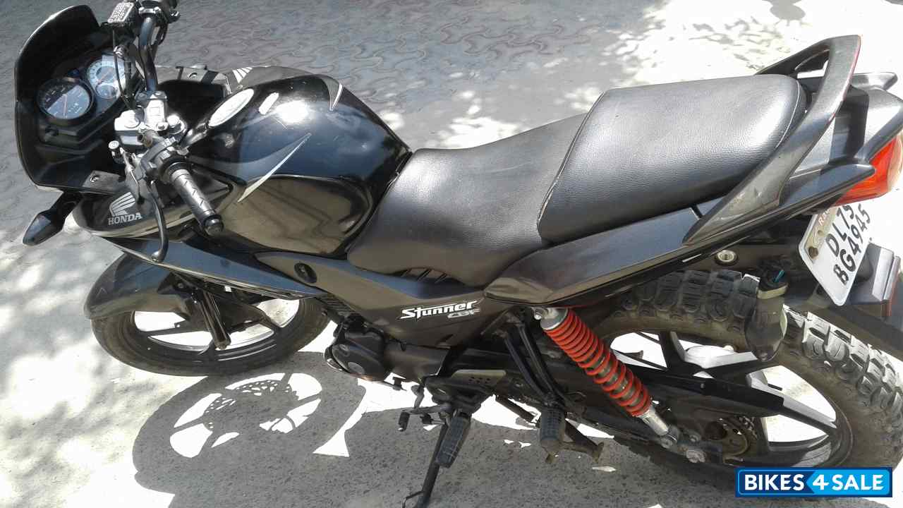 Black Honda CBF Stunner