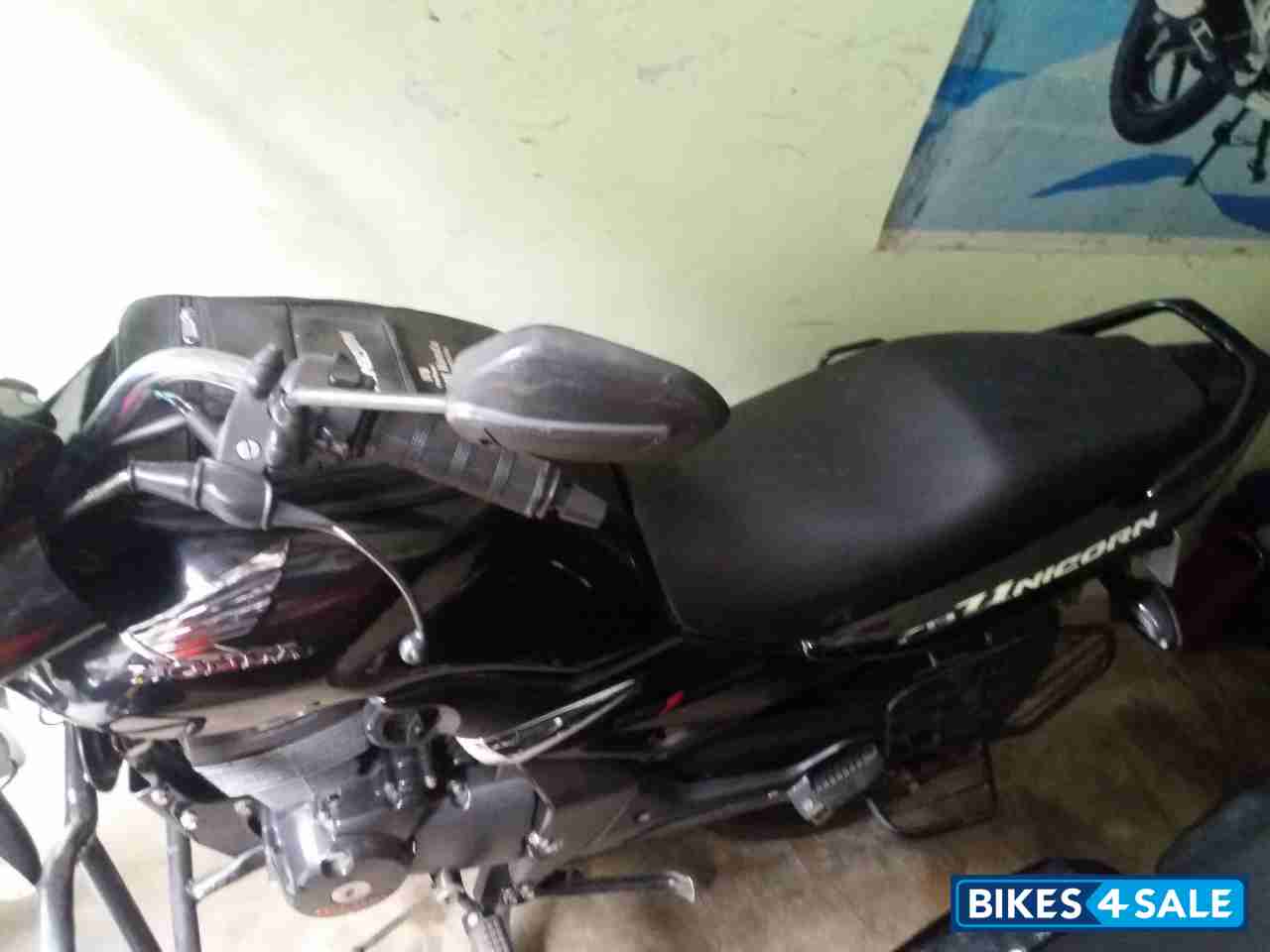 Black Honda CB Unicorn