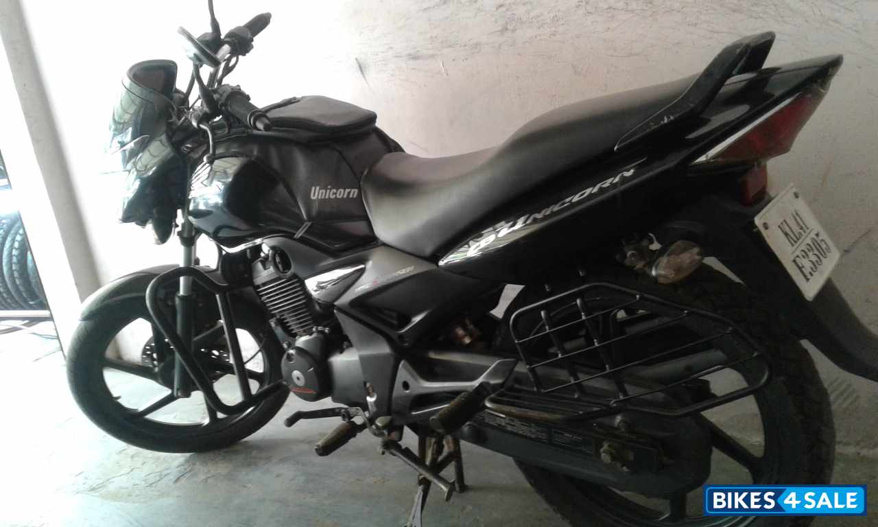 Black Honda CB Unicorn