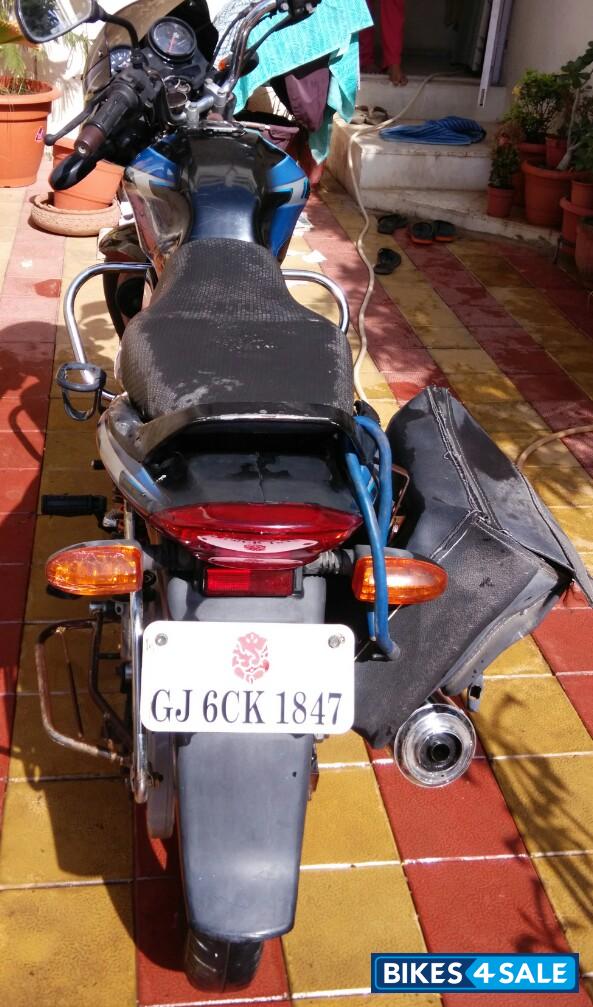 Black/blue Bajaj Discover 125