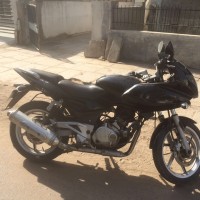 Black Bajaj Pulsar 220 DTSFi
