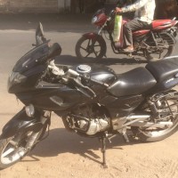 Black Bajaj Pulsar 220 DTSFi