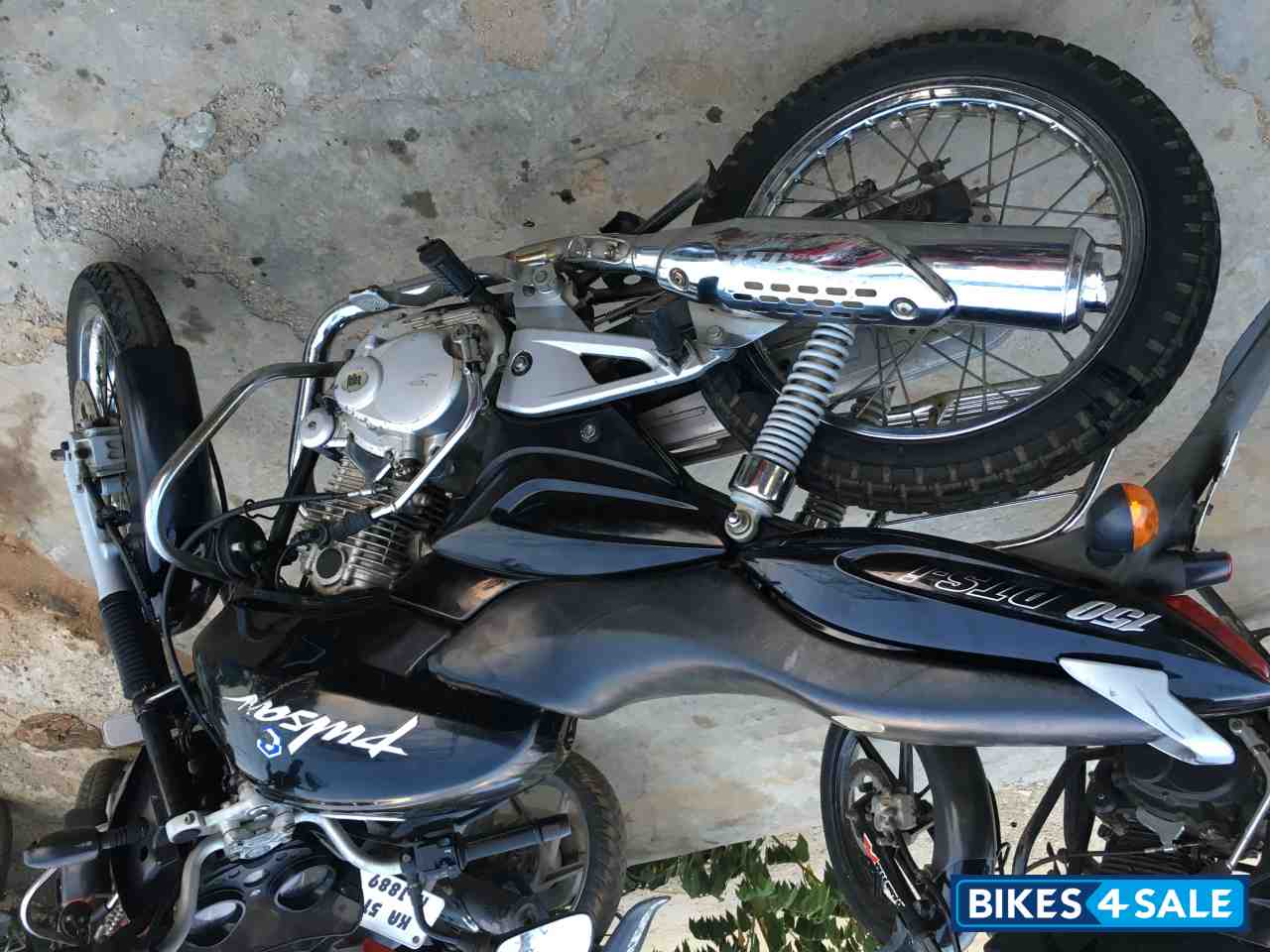 Black Bajaj Pulsar 150 DTSi