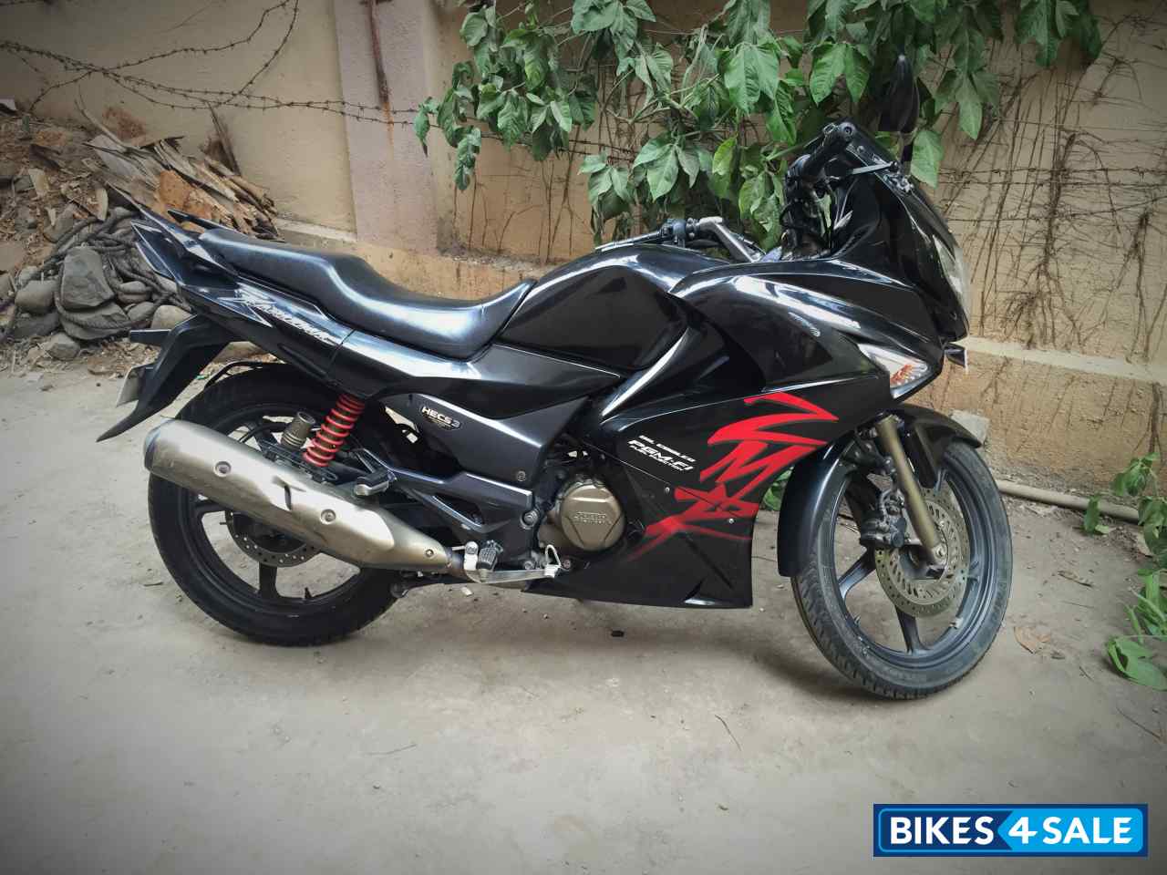 Black Hero Karizma ZMR Black Hero Karizma ZMR