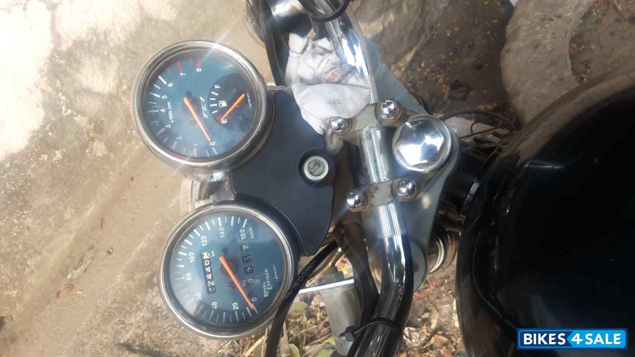 Green Royal Enfield Thunderbird TwinSpark 350