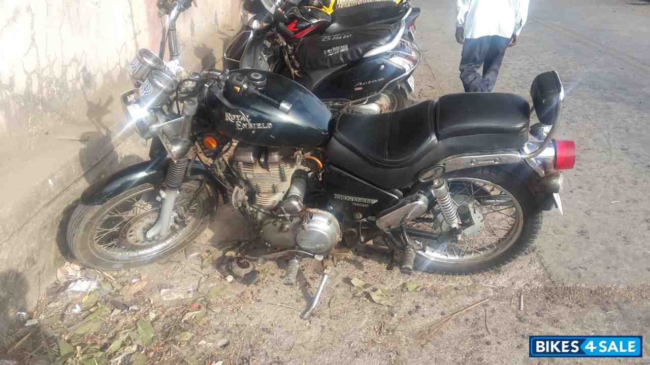 Green Royal Enfield Thunderbird TwinSpark 350