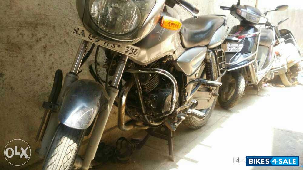 Silver Bajaj Pulsar 150 DTSi