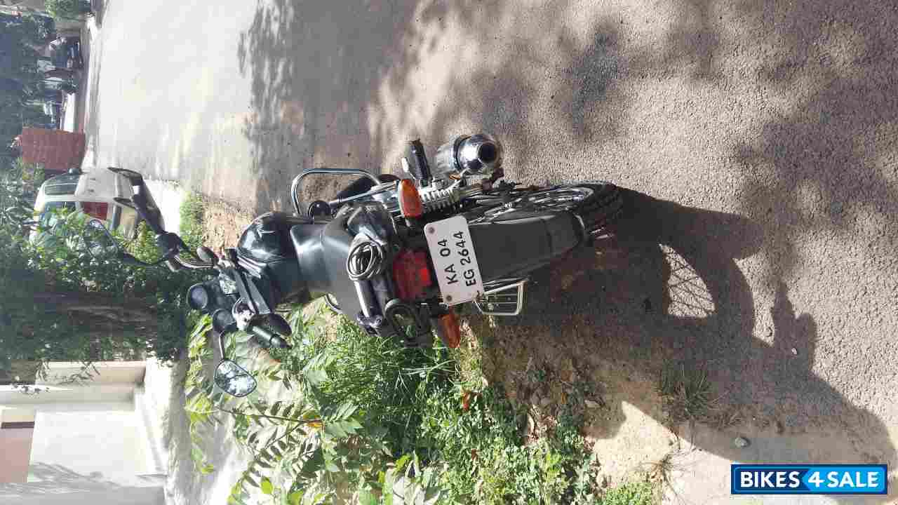 Black Bajaj Pulsar 150 NS Black Bajaj Pulsar 150 NS