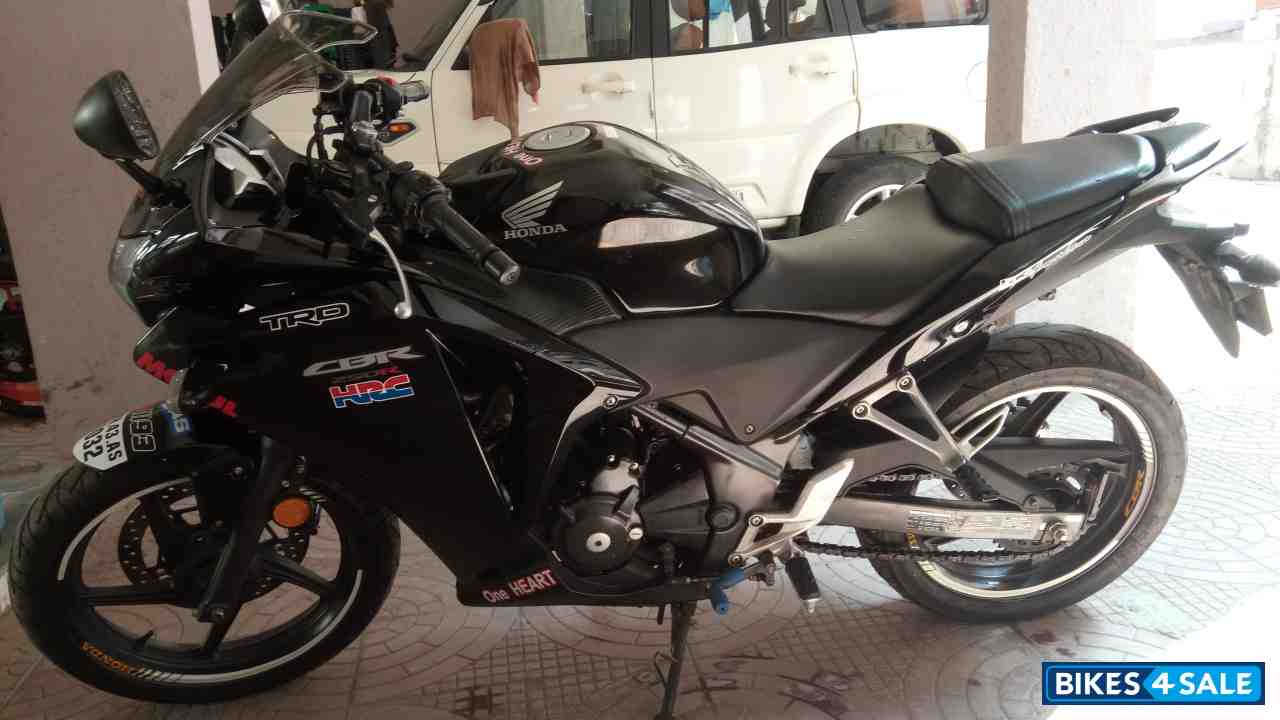 Black Honda CBR 250R