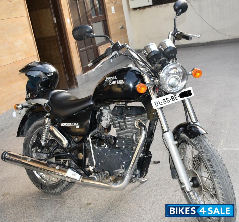 Black Royal Enfield Thunderbird TwinSpark 350 Black Royal Enfield Thunderbird TwinSpark 350