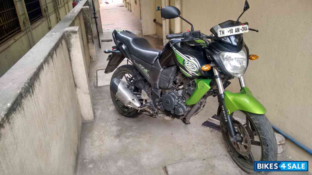 Green Yamaha FZ-S