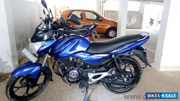 Blue Bajaj Discover 125M