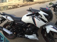 White TVS Apache RTR 160
