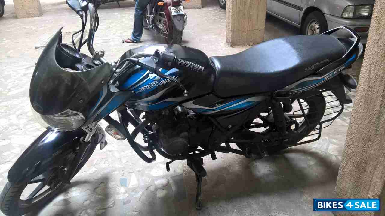 Blue/black Bajaj Discover 100 DTS-Si