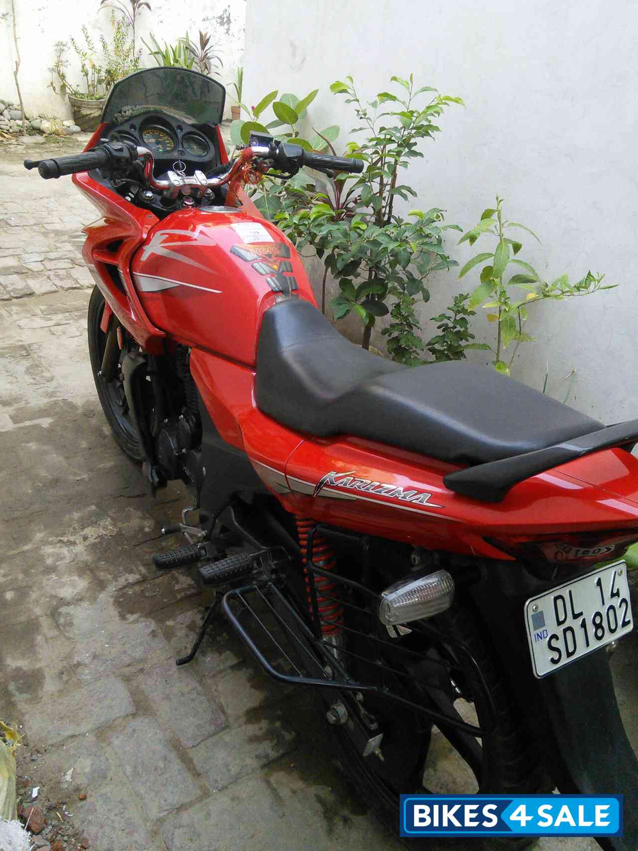 Red Hero Karizma R