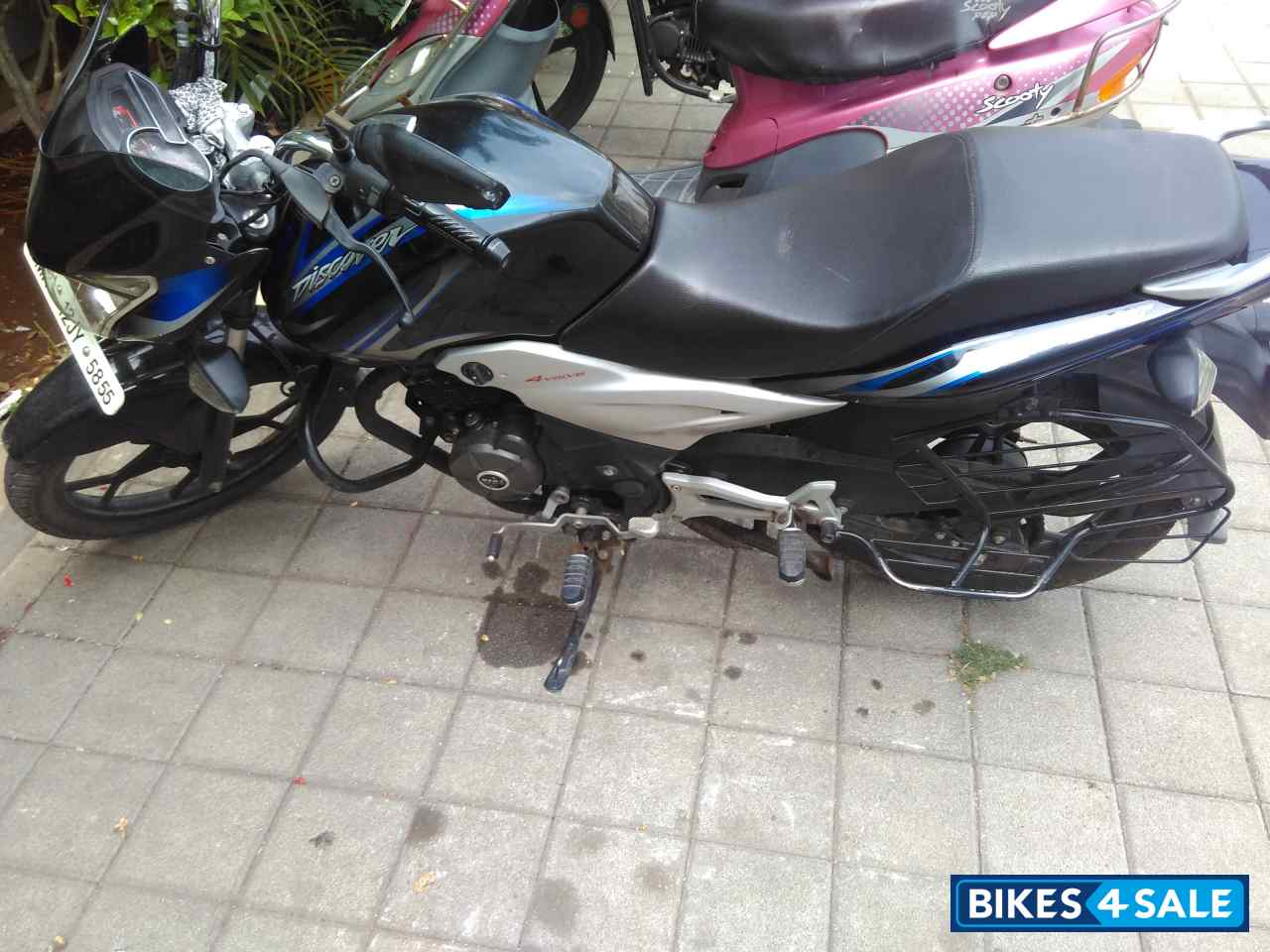 Balck Blue Bajaj Discover 125 ST Balck Blue Bajaj Discover 125 ST