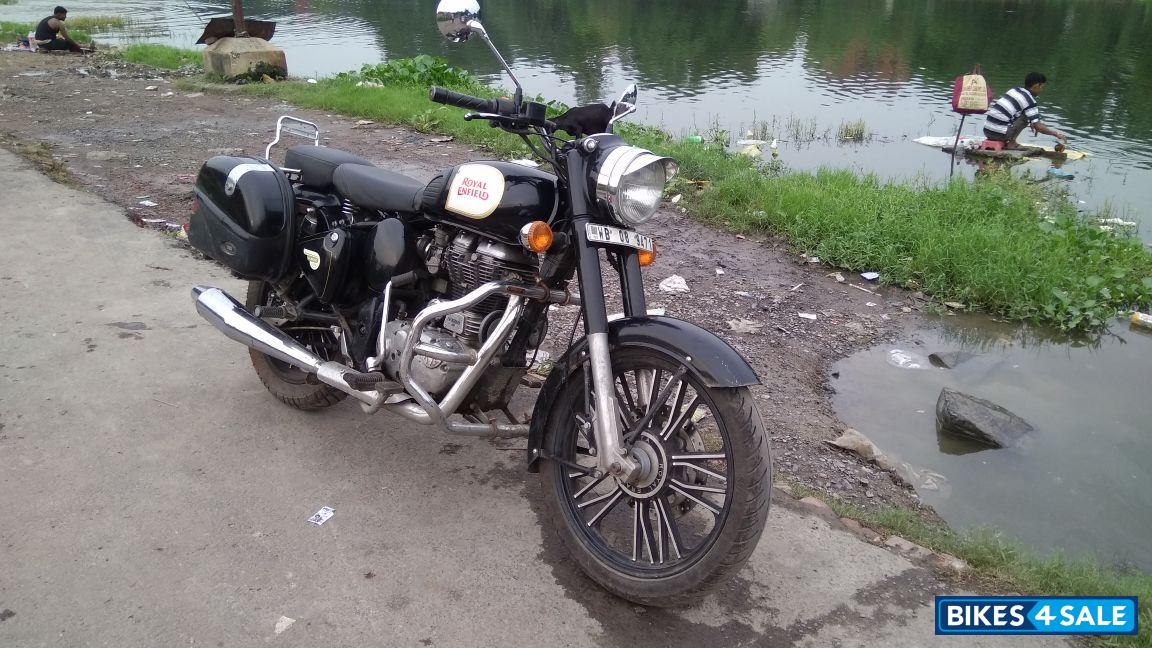 Black Royal Enfield Classic 350