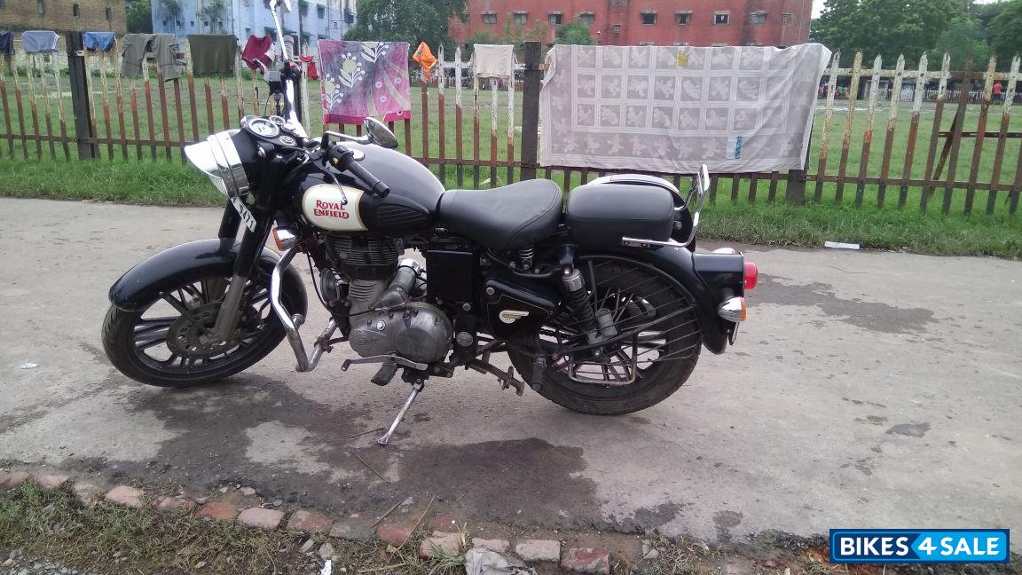 Black Royal Enfield Classic 350