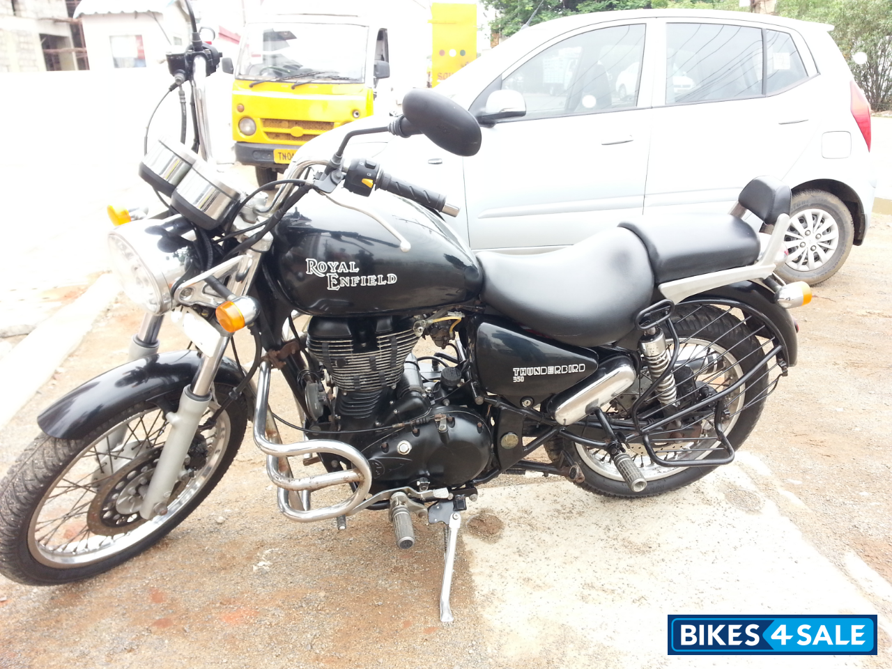 Black Royal Enfield Thunderbird TwinSpark 350