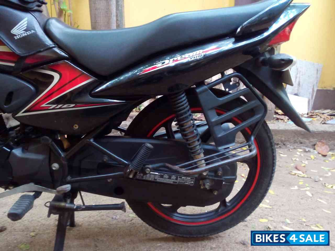 Used 2012 model Honda Dream Yuga for sale in Chennai. ID 130731. Black colour Bikes4Sale