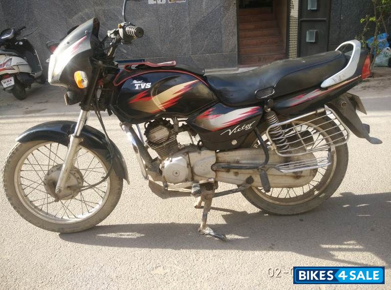 Black TVS Victor