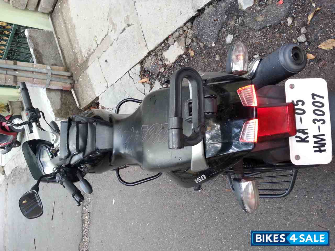 Black Bajaj Pulsar 150 DTSi Black Bajaj Pulsar 150 DTSi