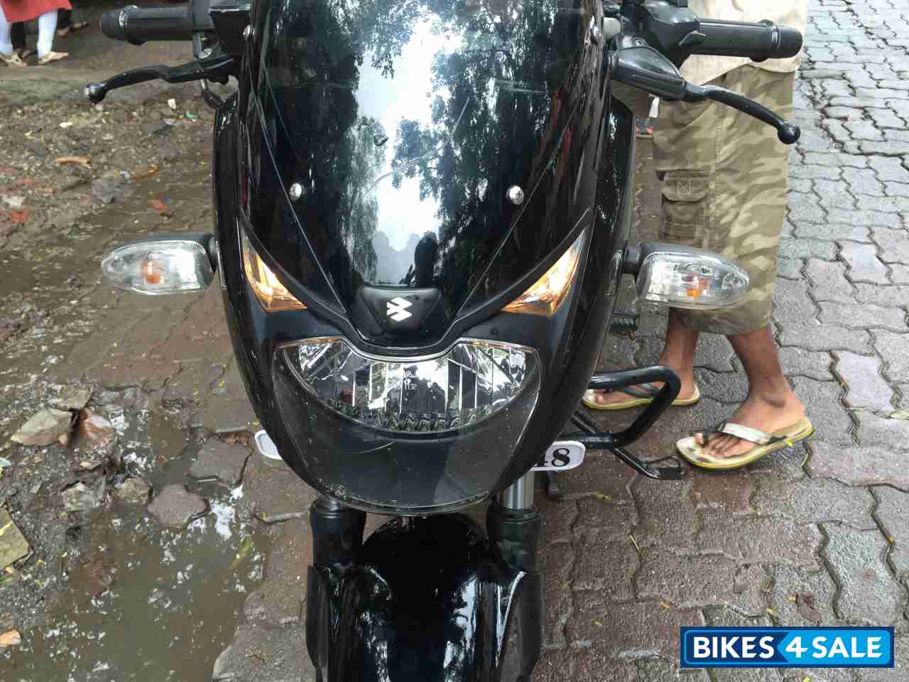 Black Bajaj Pulsar 180 DTSi