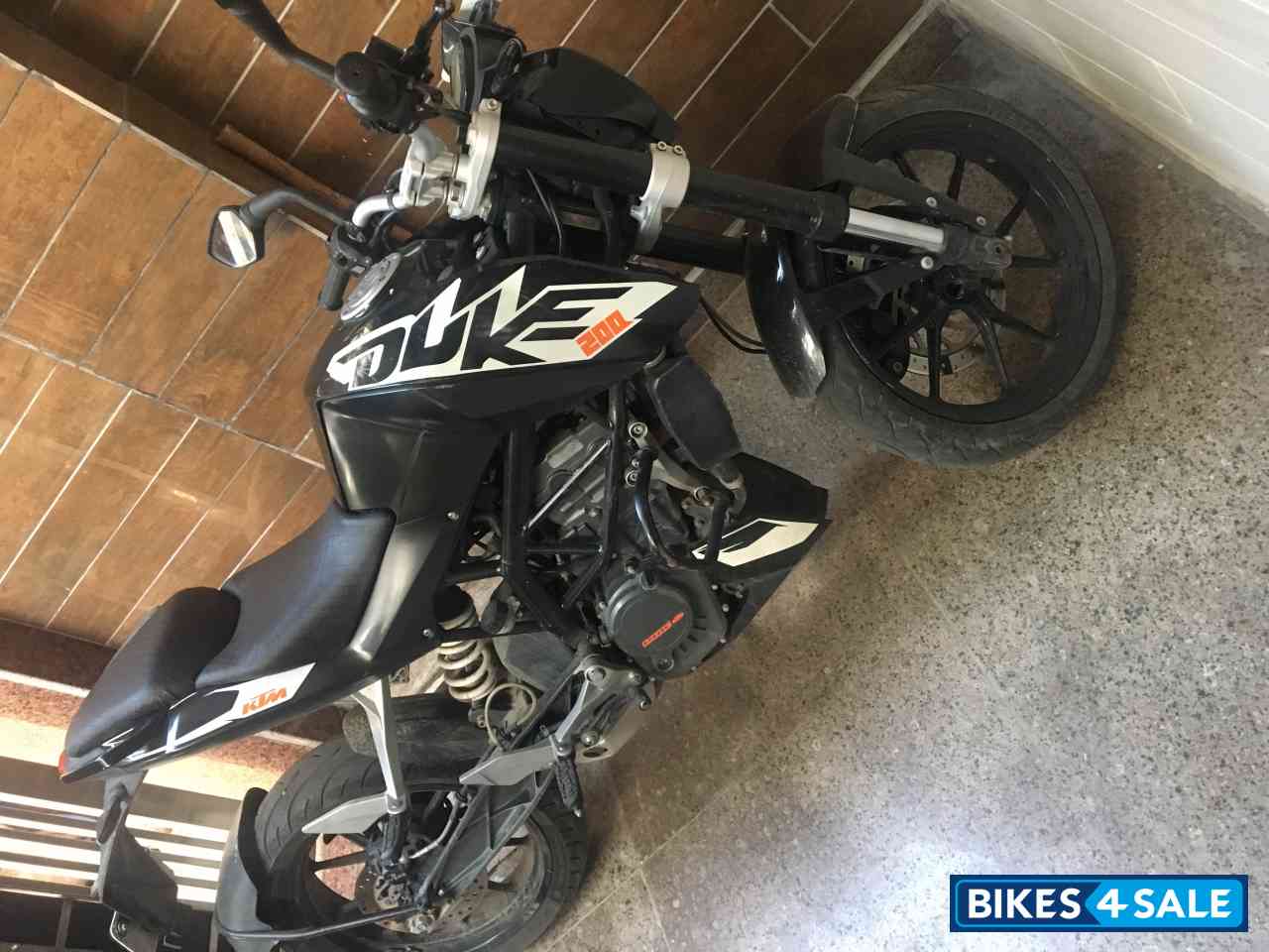 Black KTM Duke 200