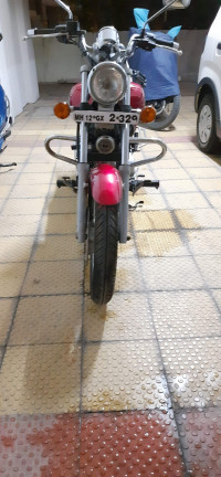 Red Bajaj Avenger 220 DTS-i