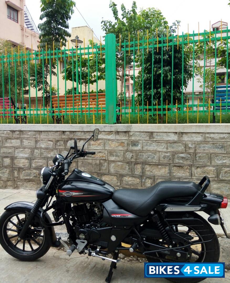 Black Bajaj Avenger Street 220