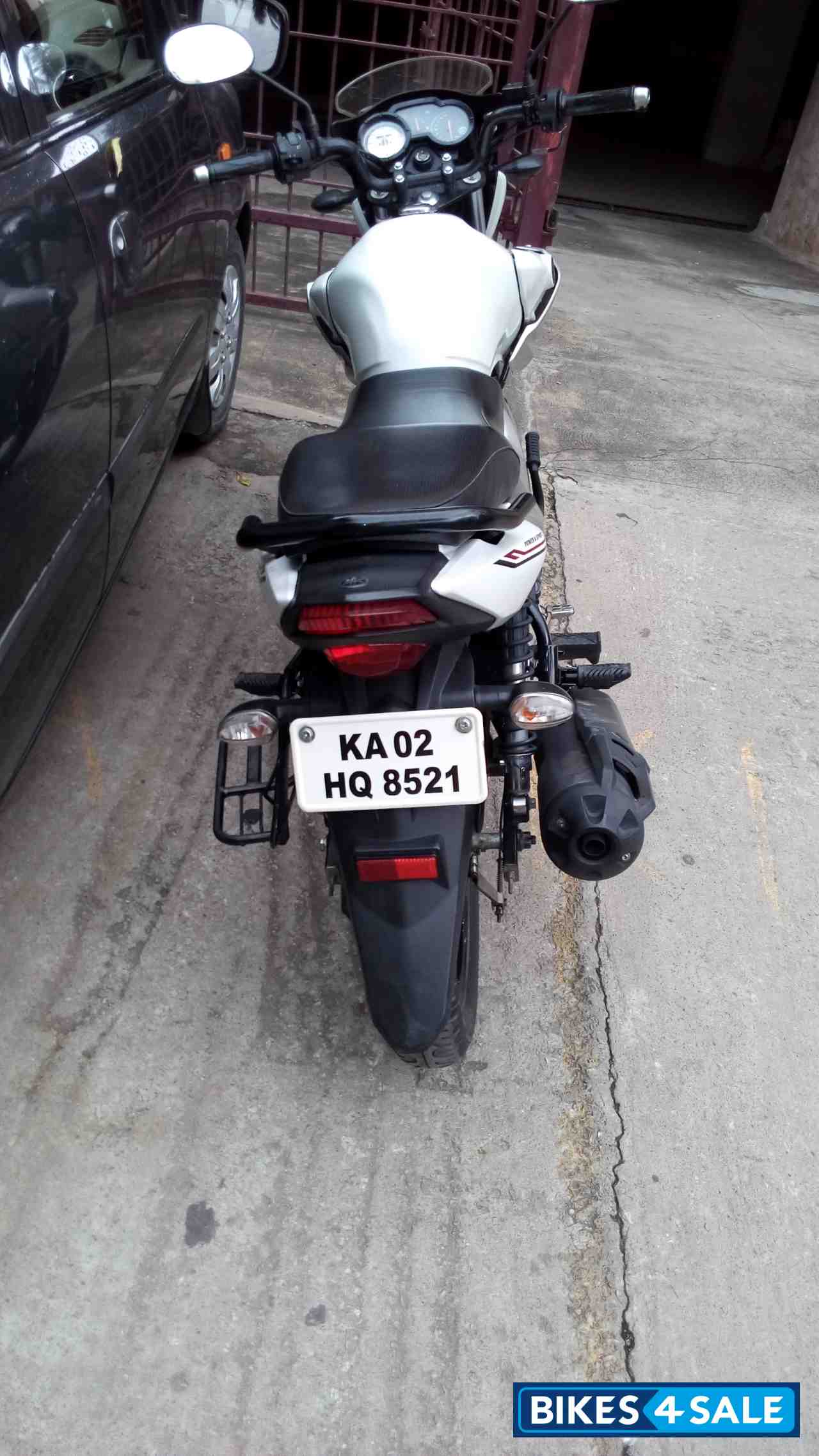 White Yamaha SZ-R White Yamaha SZ-R