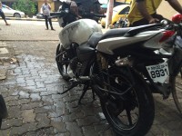 White TVS Apache RTR 180