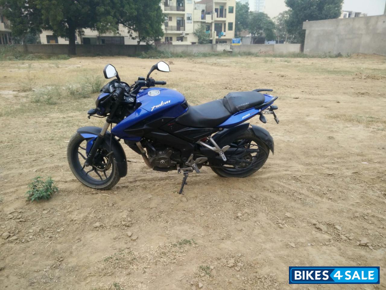 Blue Bajaj Pulsar 200 NS