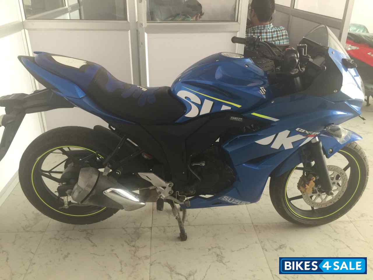 Blue Suzuki Gixxer SF