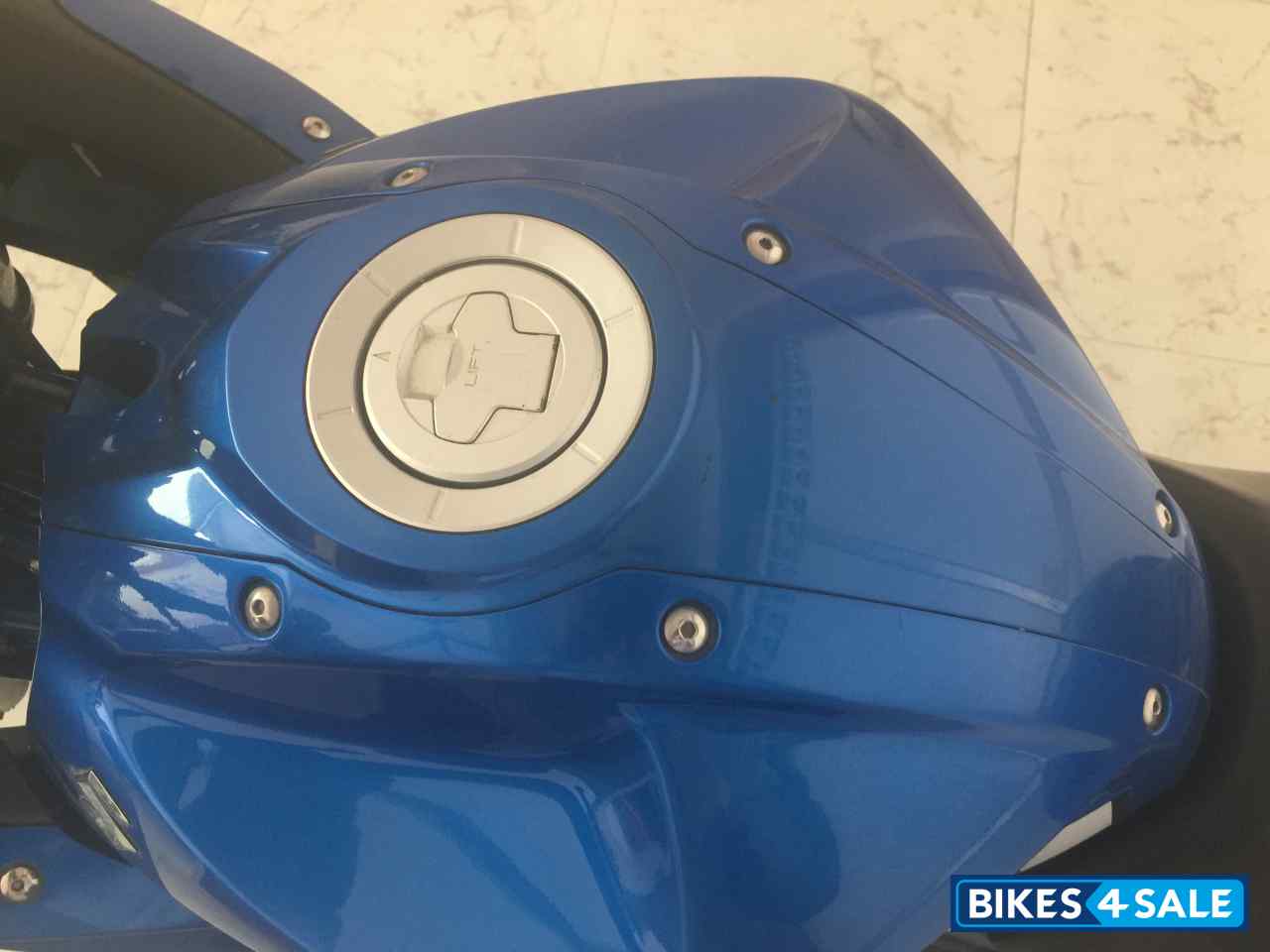 Blue Suzuki Gixxer SF