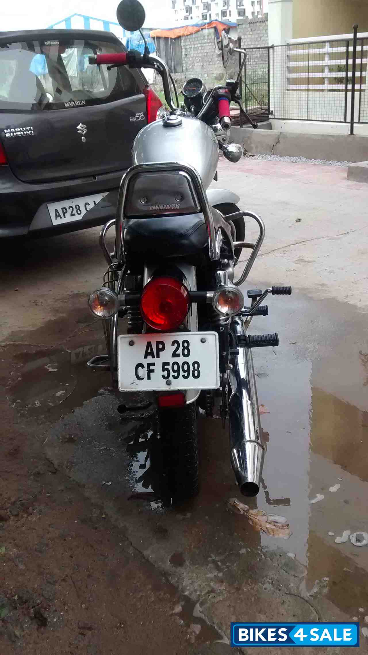 Silver Royal Enfield Thunderbird TwinSpark 350