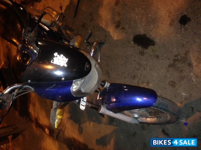 Blue Bajaj Discover 100