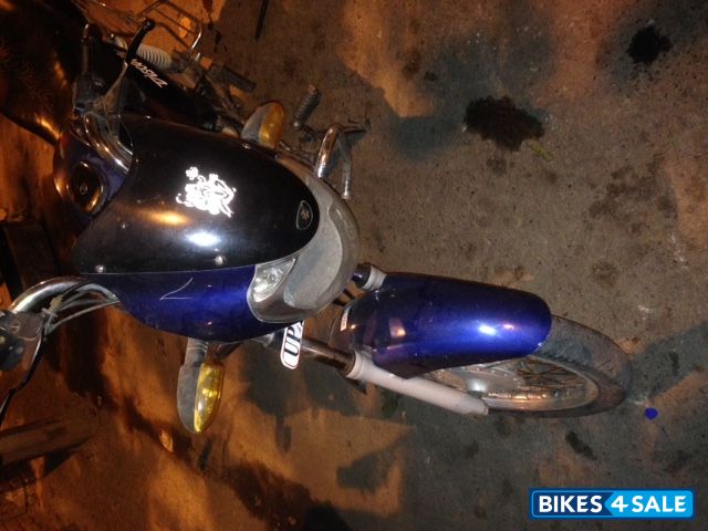 Blue Bajaj Discover 100